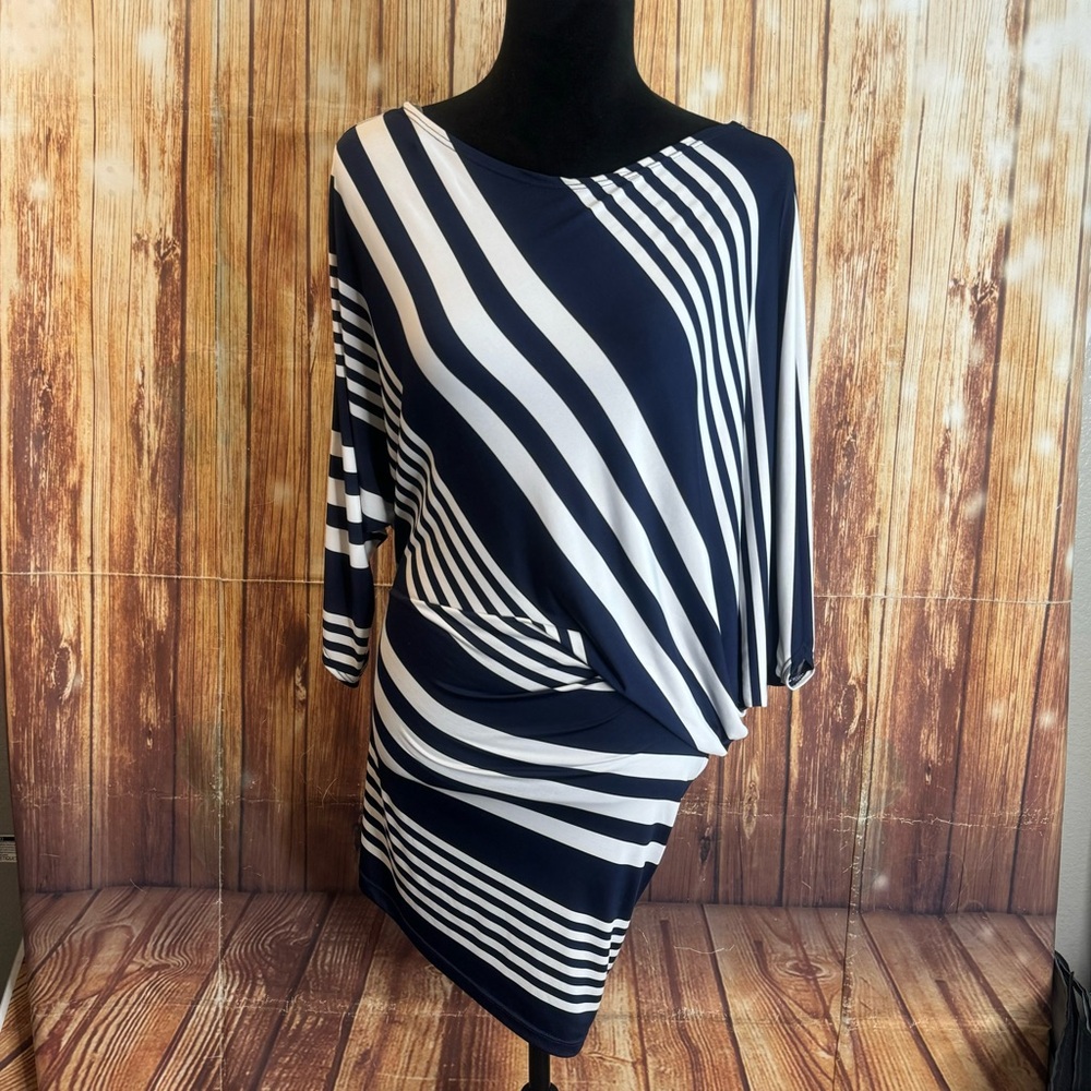 Kanvas Women’s Round Neck Striped Asymmetrical Tunic Top Blouse Size Medium